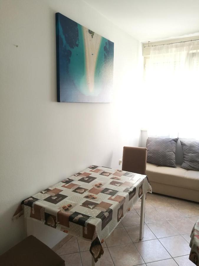 Pretty Big Double Bed Room With Balcony Split Exterior photo