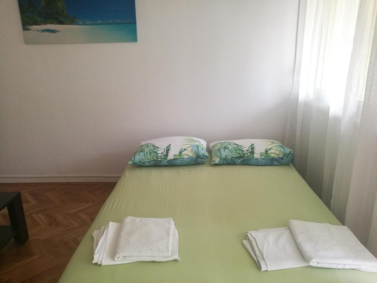 Pretty Big Double Bed Room With Balcony Split Exterior photo