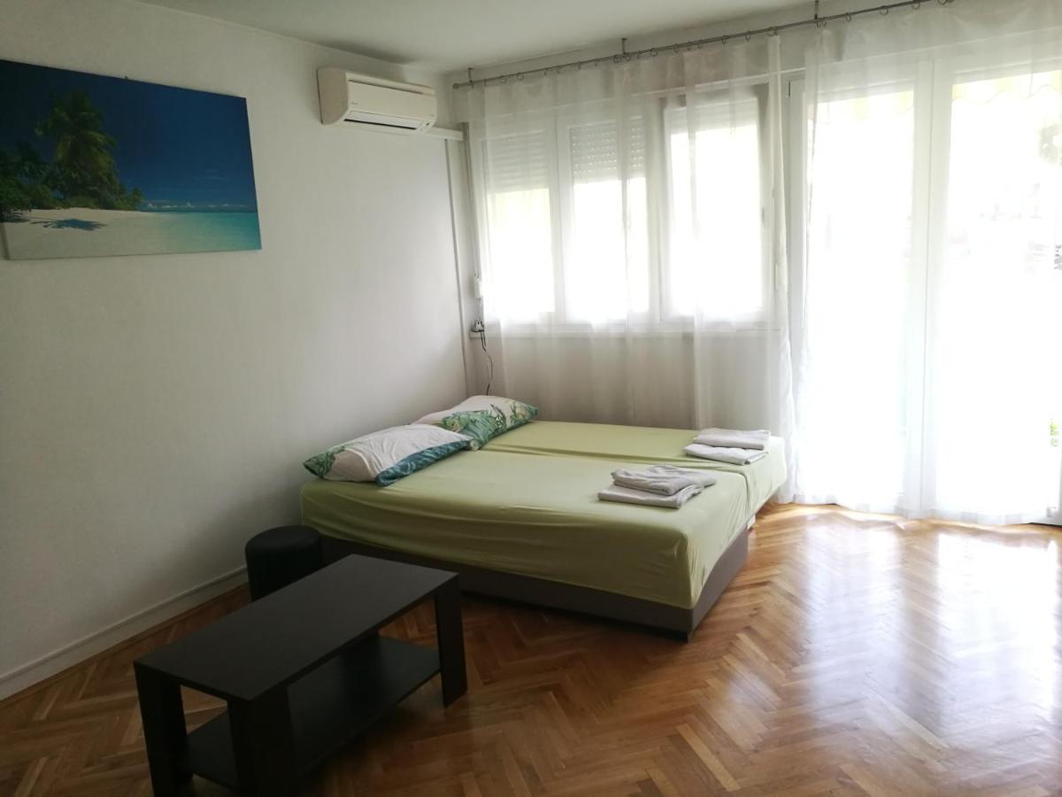 Pretty Big Double Bed Room With Balcony Split Exterior photo