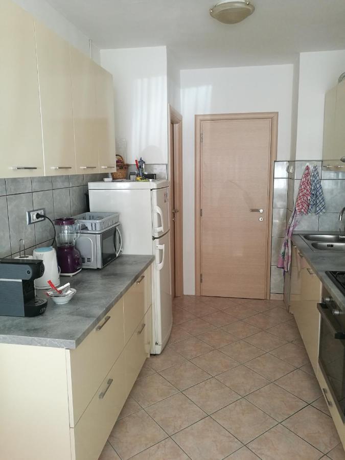 Pretty Big Double Bed Room With Balcony Split Exterior photo
