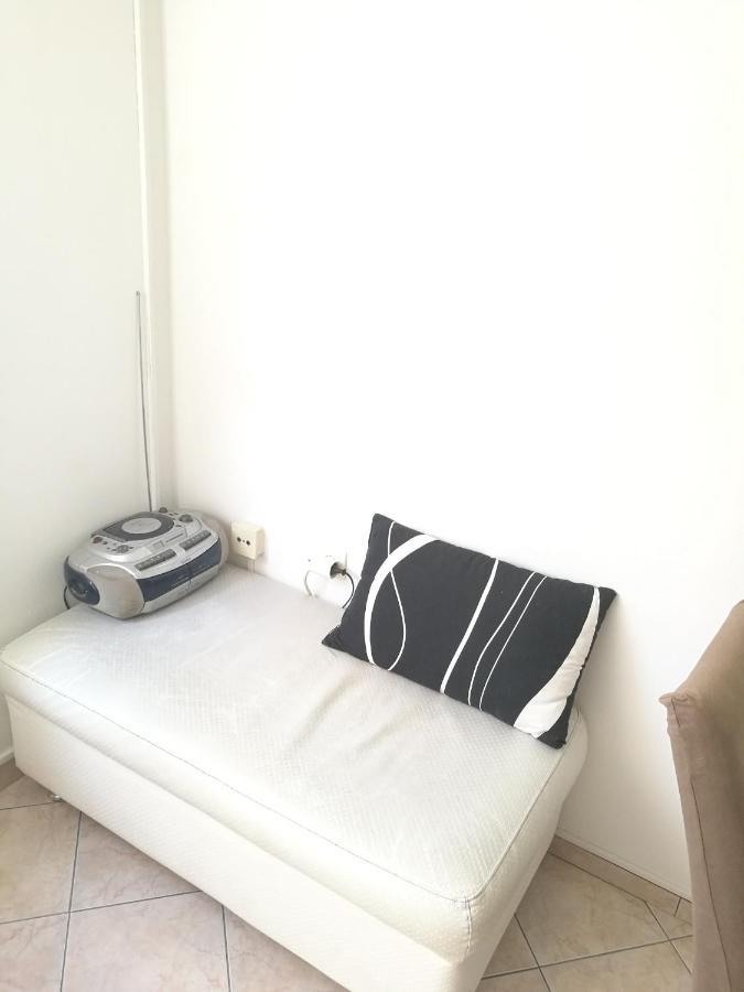 Pretty Big Double Bed Room With Balcony Split Exterior photo