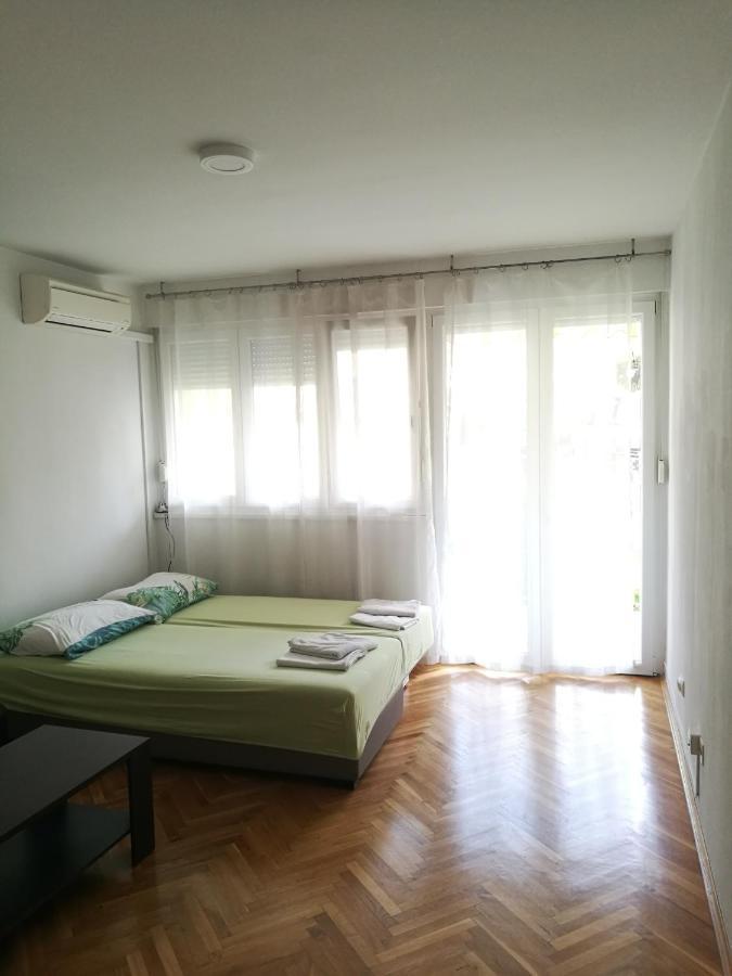 Pretty Big Double Bed Room With Balcony Split Exterior photo