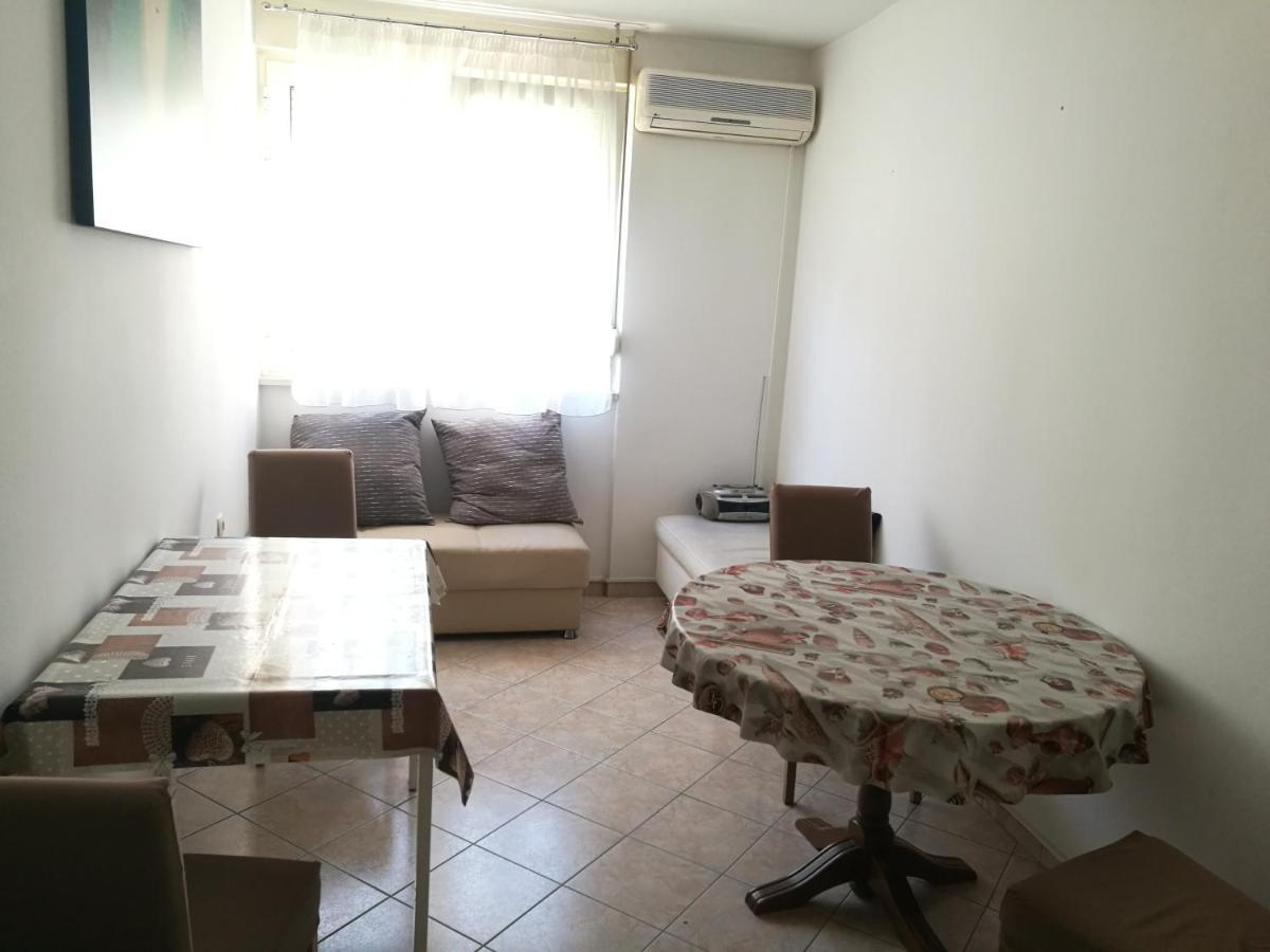Pretty Big Double Bed Room With Balcony Split Exterior photo